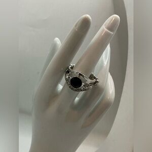 SILVERTONE BLACK CLEAR  RHINESTONE STRETCH BAND COCKTAIL RING